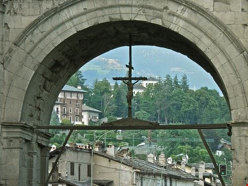Arch of Augustus Aosta guillermogg - Attribution-NonCommercial-ShareAlike (http://creativecommons.org/licenses/by-nc-sa/2.0/) guillermogg