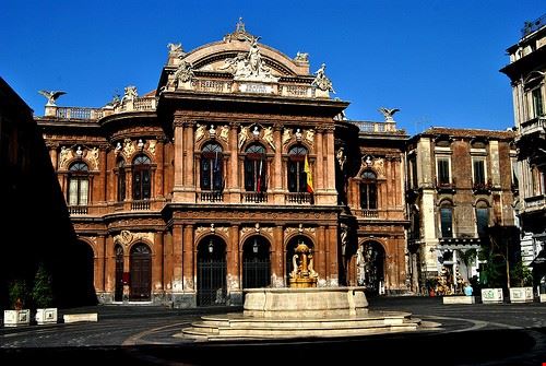 Teatro Bellini - bellamira - bellamira - Attribution-ShareAlike License (http://creativecommons.org/licenses/by-sa/2.0/)
