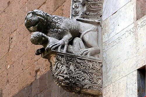 Cattedrale di Caserta Vecchia - hillman54 - hillman54 - Attribution License (http://creativecommons.org/licenses/by/2.0/)
