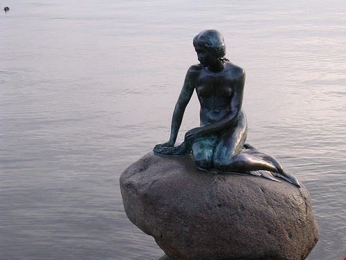 Mermaid Statue Copenhagen milla_ - Attribution-NonCommercial-ShareAlike (http://creativecommons.org/licenses/by-nc-sa/2.0/) milla_