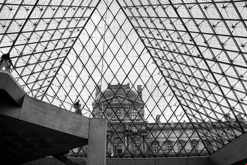 Pyramide du Louvre Parigi FifthLegend - Attribution License (http://creativecommons.org/licenses/by/2.0/) FifthLegend