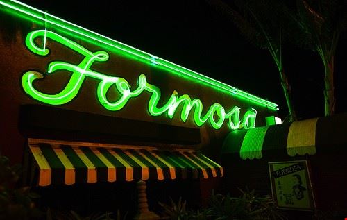 Formosa Cafe - Thomas Hawk - Thomas Hawk - Attribution-NonCommercial (http://creativecommons.org/licenses/by-nc/2.0/)