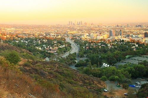 Mulholland Drive Los Angeles GabrielShore - Attribution License (http://creativecommons.org/licenses/by/2.0/) GabrielShore