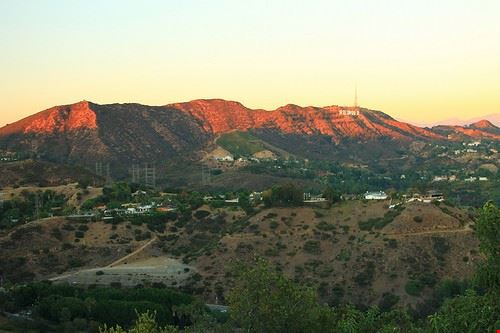 Mulholland Drive Los Angeles GabrielShore - Attribution License (http://creativecommons.org/licenses/by/2.0/) GabrielShore