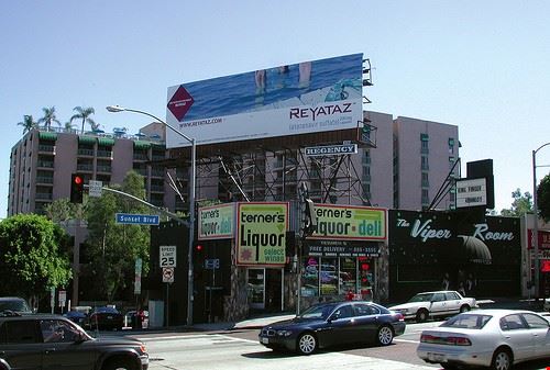 Viper Room - Coffee on Sundays - Coffee on Sundays - Attribution-ShareAlike License (http://creativecommons.org/licenses/by-sa/2.0/)