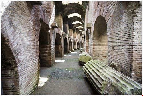 Anfiteatro Flavio Pozzuoli atrphoto - Attribution-NonCommercial-NoDerivs (http://creativecommons.org/licenses/by-nc-nd/2.0/) atrphoto
