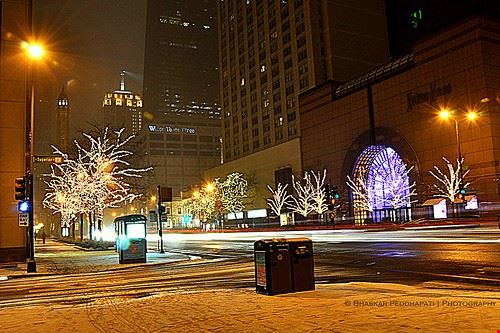 Magnificient Mile Chicago peddhapati - Attribution License (http://creativecommons.org/licenses/by/2.0/) peddhapati