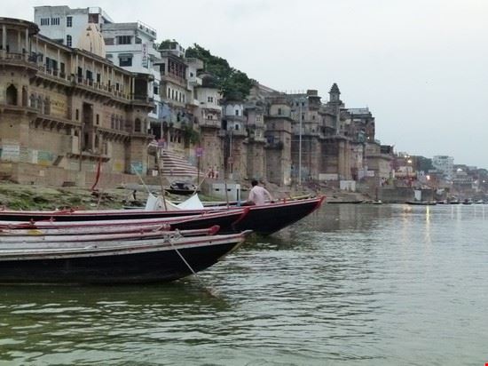 Tour in barca Varanasi all'alba  