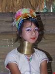 giovane donna giraffa chiang rai