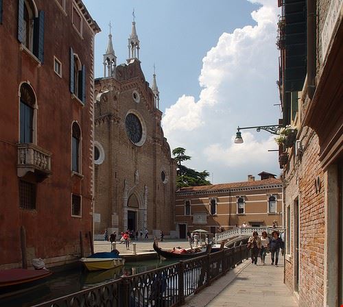 Basilica dei Frari Venezia Šarunas Burdulis - Attribution-ShareAlike License (http://creativecommons.org/licenses/by-sa/2.0/) Šarunas Burdulis