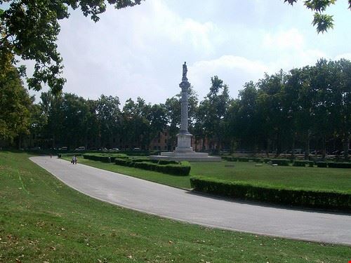 Piazza Ariostea Ferrara Blogfamily - Attribution License (http://creativecommons.org/licenses/by/2.0/) Blogfamily