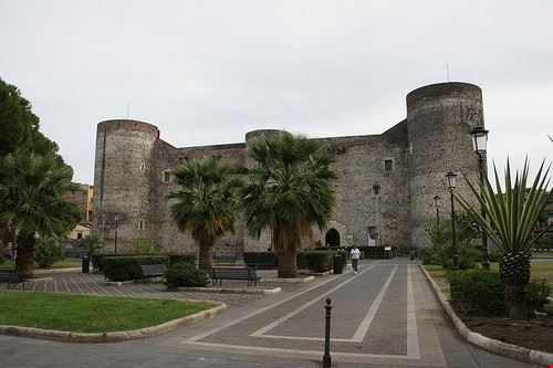 Ursino Castle Catania Old Fogey 1942 - Attribution-ShareAlike License (http://creativecommons.org/licenses/by-sa/2.0/) Old Fogey 1942