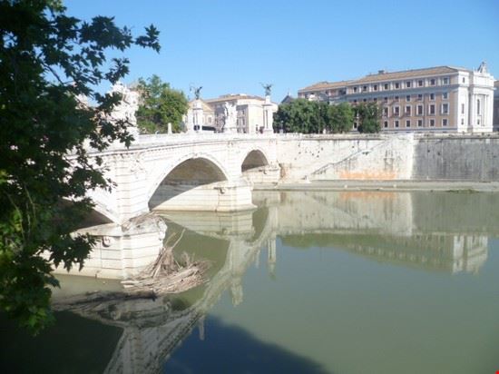 La città dei ponti, visita notturna Immersi nella storia  