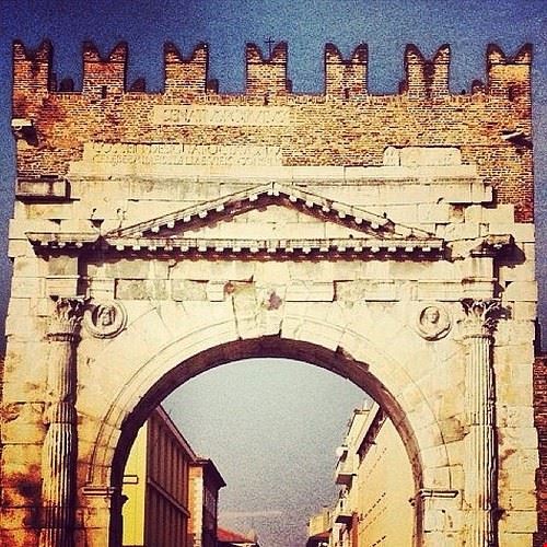 Arco d'Augusto - Turismo Emilia Romagna - Turismo Emilia Romagna - Attribution-NonCommercial-ShareAlike (http://creativecommons.org/licenses/by-nc-sa/2.0/)