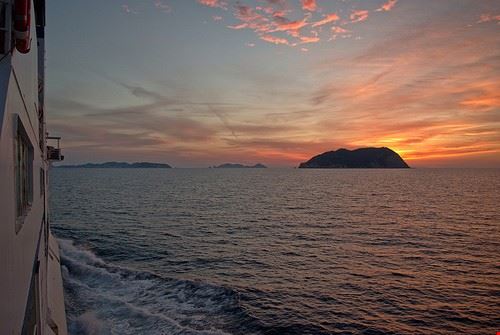 Palmarola e Zannone Isola di Ponza ghirolfo53 - Attribution-NonCommercial-ShareAlike (http://creativecommons.org/licenses/by-nc-sa/2.0/) ghirolfo53