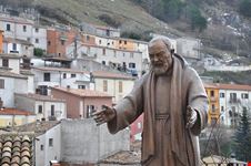  statua di padre pio