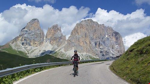 Passo Sella - will_cyclist - will_cyclist - Attribution-NonCommercial (http://creativecommons.org/licenses/by-nc/2.0/)