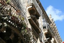  balconate