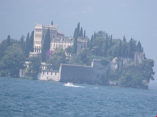 Isola del Garda Brescia ell brown - Attribution License (http://creativecommons.org/licenses/by/2.0/) ell brown