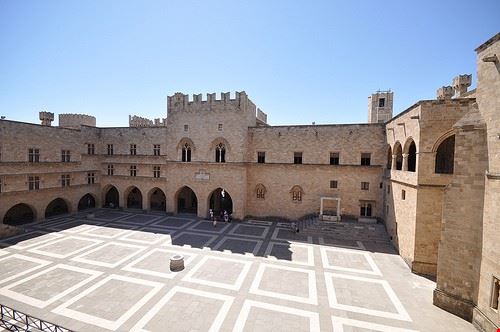 Palazzo del Gran Maestro Rodi Jorge Lascar - Attribution License (http://creativecommons.org/licenses/by/2.0/) Jorge Lascar