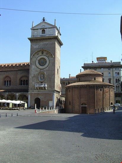 Piazze del centro storico Mantova  