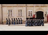  cambio della guardia al palazzo reale