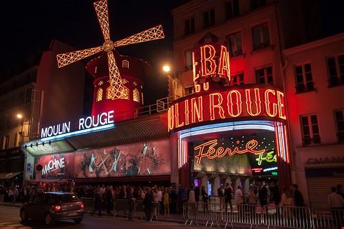 Moulin Rouge Paris MrSnooks - Attribution-ShareAlike License (http://creativecommons.org/licenses/by-sa/2.0/) MrSnooks