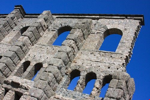 Roman theatre Aosta seaan - Attribution-NonCommercial-NoDerivs (http://creativecommons.org/licenses/by-nc-nd/2.0/) seaan