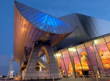  Manchester Paul Reid   - ©Shutterstock Paul Reid  