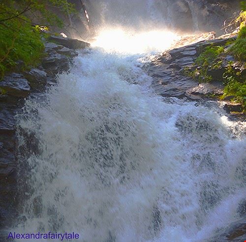 Cascate di Lillaz Cascate di Lillaz alexandrafairytale - Attribution-NoDerivs (http://creativecommons.org/licenses/by-nd/2.0/) alexandrafairytale