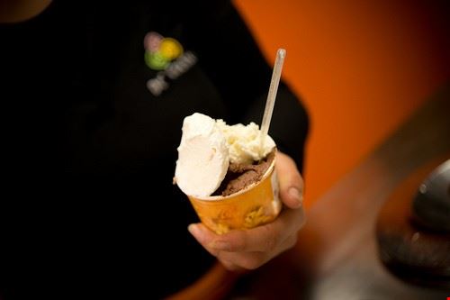  Isola di Lampedusa Gelateria De' Coltelli - Attribution-NonCommercial (http://creativecommons.org/licenses/by-nc/2.0/) Gelateria De' Coltelli