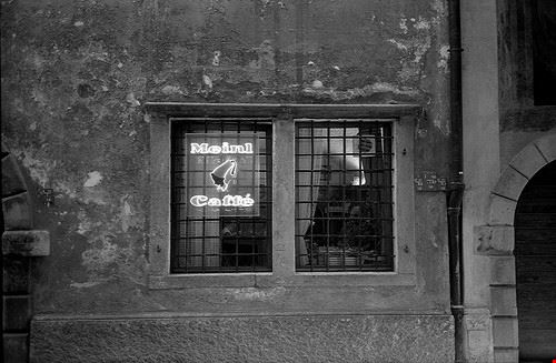 Laurin Bar - sogesehen. - sogesehen. - Attribution-NonCommercial-ShareAlike (http://creativecommons.org/licenses/by-nc-sa/2.0/)
