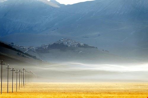 Piani di Castelluccio San Benedetto del Tronto nico.cavallotto - Attribution-NonCommercial-NoDerivs (http://creativecommons.org/licenses/by-nc-nd/2.0/) nico.cavallotto