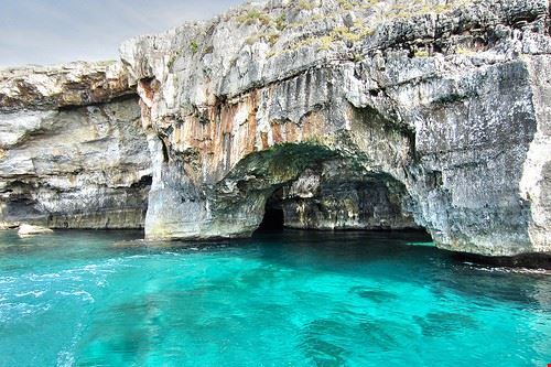 Le grotte - victorfe - victorfe - Attribution-NonCommercial-ShareAlike (http://creativecommons.org/licenses/by-nc-sa/2.0/)