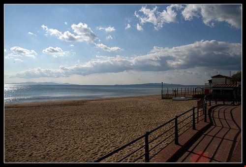  Follonica g33k0 - Attribution-NonCommercial-ShareAlike (http://creativecommons.org/licenses/by-nc-sa/2.0/) g33k0