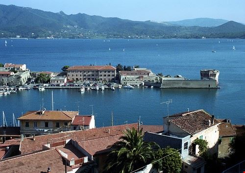 Fortezze medicee Portoferraio Jay Seedy Ell - Attribution-NonCommercial-ShareAlike (http://creativecommons.org/licenses/by-nc-sa/2.0/) Jay Seedy Ell