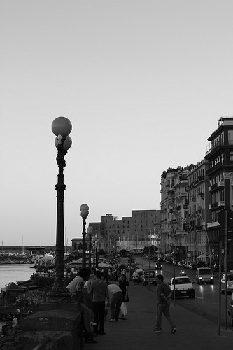  lungomare via caracciolo