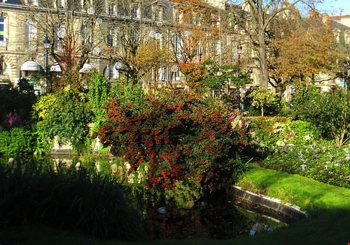 Place Gambetta - byb64 - byb64 - Attribution-NonCommercial-ShareAlike (http://creativecommons.org/licenses/by-nc-sa/2.0/)