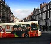 liverpool bus pubblico che esalta  liverpooll  capitale di cultura 2008