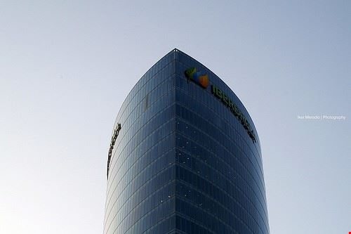 Torre Iberdrola - Iker Merodio | Photography - Iker Merodio | Photography - Attribution-NonCommercial-NoDerivs (http://creativecommons.org/licenses/by-nc-nd/2.0/)