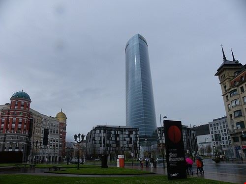 Torre Iberdrola Bilbao mahatsorri - Attribution-NoDerivs (http://creativecommons.org/licenses/by-nd/2.0/) mahatsorri