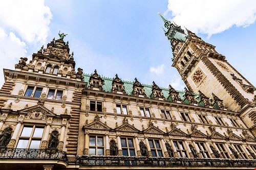 Rathaus Amburgo ni.c - Attribution-NonCommercial-ShareAlike (http://creativecommons.org/licenses/by-nc-sa/2.0/) ni.c