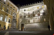  piazza salimbeni