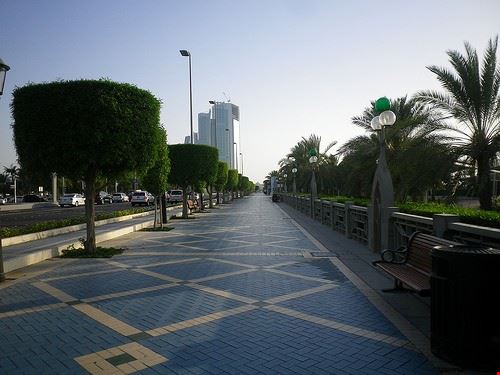 Corniche Road Abu Dhabi samuelnabi - Attribution-ShareAlike License (http://creativecommons.org/licenses/by-sa/2.0/) samuelnabi