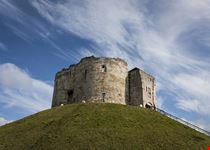  clifford s tower