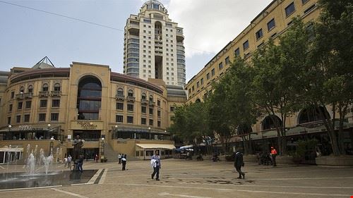 Nelson Mandela Square - zolmuhd - zolmuhd - Attribution-NonCommercial-NoDerivs (http://creativecommons.org/licenses/by-nc-nd/2.0/)