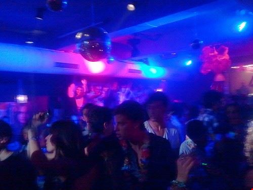 Toy Bar - Ariela R. - Ariela R. - Attribution-NonCommercial-ShareAlike (http://creativecommons.org/licenses/by-nc-sa/2.0/)