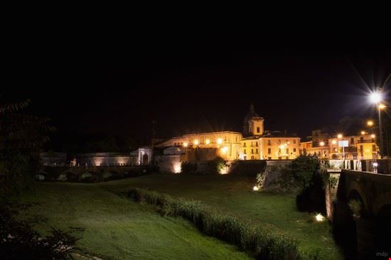  Suggestivo scorcio di Capua. Città famosa per la sua storia, per la sua cultura e soprattutto per le innumerevoli testimonianze architettoniche.  