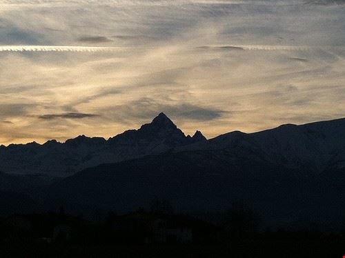 Monviso - pietroizzo - pietroizzo - Attribution-NonCommercial-ShareAlike (http://creativecommons.org/licenses/by-nc-sa/2.0/)