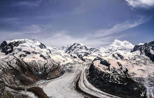 Monte Rosa - KayYen - KayYen - Attribution-NonCommercial-NoDerivs (http://creativecommons.org/licenses/by-nc-nd/2.0/)